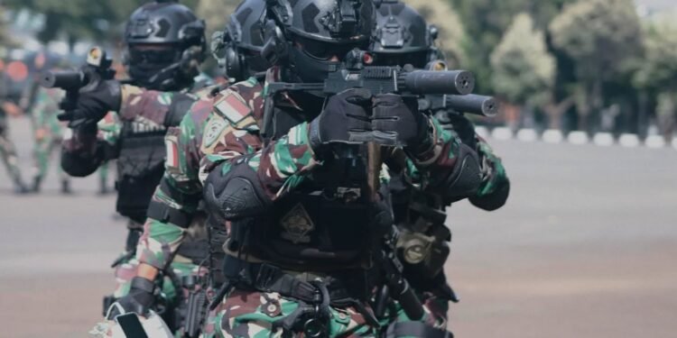 Detasemen Intai Para Amfibi 1 Marinir (Denipam 1 Mar) melaksanakan geladi Demo Aksi Khusus (Aksus) yang bertempat di Lapangan Brigif 1 Marinir, Cilandak, Jakarta Selatan,