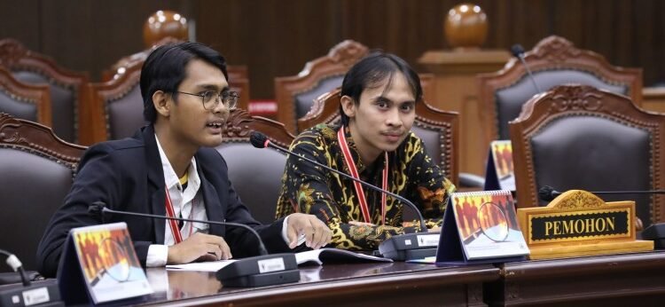 Dua Guru Honorer Gabung Jadi Pemohon Uji UU Minerba