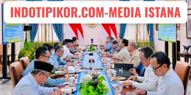 Presiden Prabowo Subianto menggelar rapat terbatas bersama sekitar 20 anggota Kabinet Merah Putih