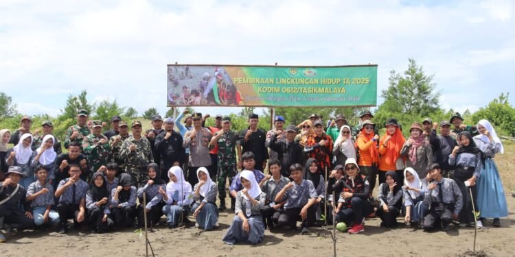 Kodim 0612/Tasikmalaya Gelar Kegiatan Pembinaan Lingkungan Hidup TA 2025: Penanaman 2.000 Batang Mangrove di Kp. Jepara, Desa Ciandum, Kecamatan Cipatujah