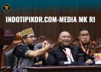 MK mengabulkan sebagian permohonan terkait jangka waktu Hak Atas Tanah (HAT) yang termuat dalam UU Ibu Kota Nusantara (UU IKN) yang dimohonkan oleh Stepanus Febyan Babaro dan Ronggo Warsito.