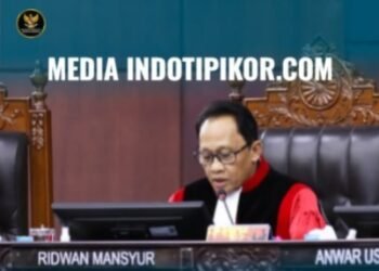 MK mengabulkan seluruh permohonan yang diajukan oleh Syamsul Jahidin dan Christian Adrianus terkait anggota Polri aktif yang menduduki jabatan sipil.
