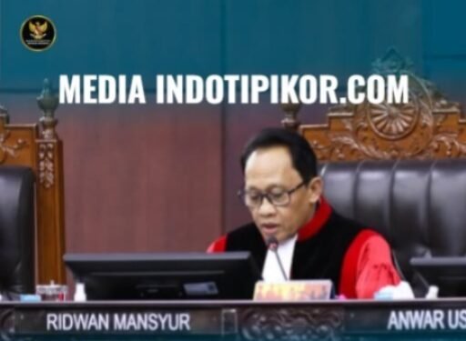MK mengabulkan seluruh permohonan yang diajukan oleh Syamsul Jahidin dan Christian Adrianus terkait anggota Polri aktif yang menduduki jabatan sipil.