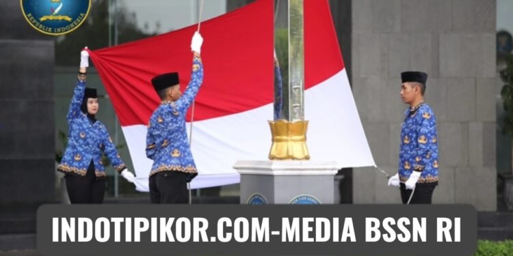 Badan Siber dan Sandi Negara (BSSN) menggelar upacara bendera di Lapangan Pancasila Kantor BSSN Sawangan, Depok, Jawa Barat,