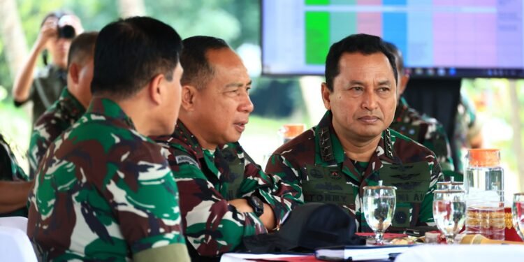 “Kasau Dampingi Panglima TNI Tinjau Gladi Model Latihan TNI 2025”