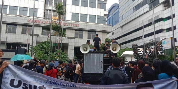 Heboh..Gerakan pemuda Al Wasliyah DKI Jakarta melakukan demo Soal Isu Dugaan Ijasah Palsu Hakim MK.