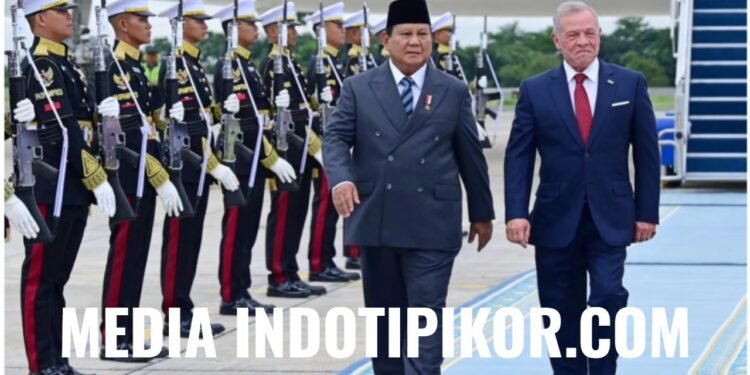 Presiden Prabowo Subianto menyambut ketibaan Raja Kerajaan Yordania Hasyimiah, yang sekaligus adalah sahabat lamanya,