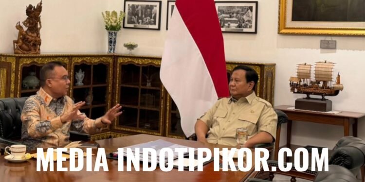 Usai menghadiri peluncuran program digitalisasi pembelajaran di SMPN 4 Bekasi, Presiden Prabowo Subianto dan Wakil Ketua DPR RI Prof. Sufmi Dasco Ahmad menggelar pertemuan di Istana Merdeka, Jakarta,