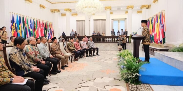 Kementerian Luar Negeri Terima Sertipikat Tanah Aset Negara Eks Kedutaan Besar Inggris