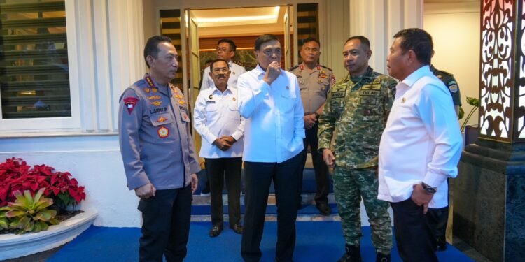 Menko Polkam Koordinasikan Tindak Lanjut Arahan Presiden Tangani Bencana di Sumatera