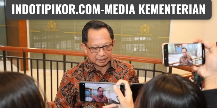 Mendagri: 106 Ribu Pakaian Baru Akan Disalurkan ke Warga Terdampak Bencana di Sumatra