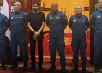 Gubernur Aceh, Muzakir Manaf (Mualem) telah mendatangkan tim dari China untuk mendeteksi mayat korban banjir bandang di Aceh yang diduga hingga saat ini masih tertimbun lumpur.