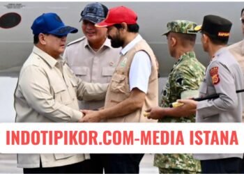 Presiden Prabowo Subianto bersama Gubernur Aceh, Bapak Muzakir Manaf, atau yang lebih dikenal dengan sapaan Bapak Mualem, menuju Kabupaten Bireuen.