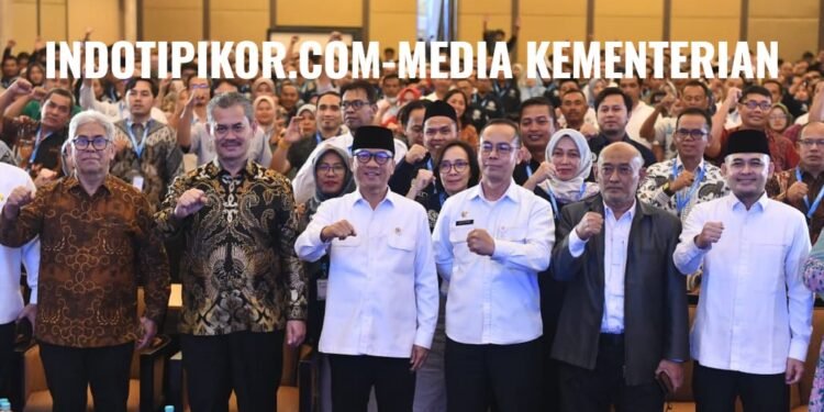 Menteri Desa dan Pembangunan Daerah Tertinggal meminta Tenaga Pendamping Profesional (TPP) tidak meremehkan tugas baik dalam skala desa, kecamatan, kabupatan, maupun provinsi. Sebagai ujung tombak Kemendes PDT,