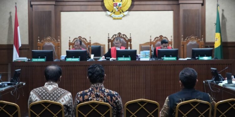 134 Perangkat Elektronik Disita Ahli Forensik Serahkan Laporan dalam Sidang  Perintangan Perkara Marcella Santoso dkk