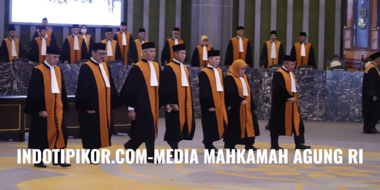 Ainal Mardhiah, Penjaga Perpustakaan yang Diantar Takdir ke Kursi Hakim Agung