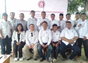 DPP ASOSIASI WARTAWAN DEMOKRASI INDONESIA SERAHKAN MANDAT DAN KUKUHKAN DPW PROVINSI AWDI JAWA TENGAH.