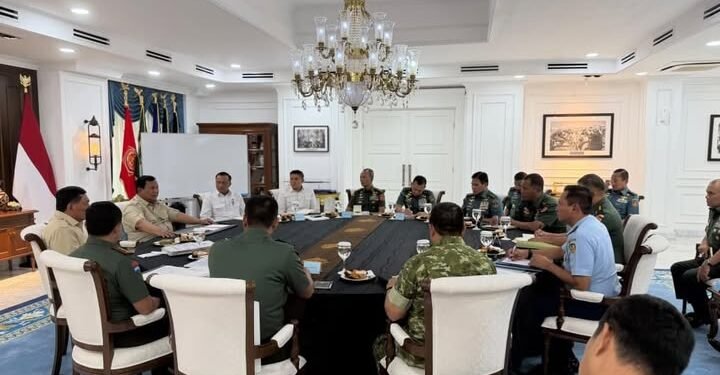 Perkuat Arah Pertahanan, Presiden Prabowo Gelar Pertemuan Rutin dengan Pimpinan TNI di Istana