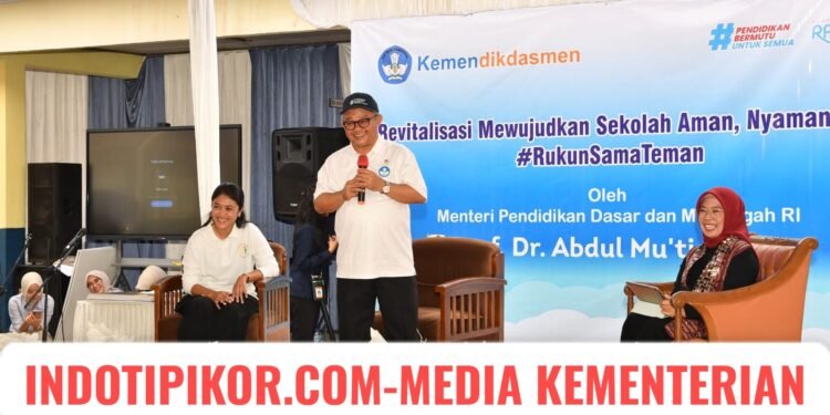 Bersama Mendikdasmen, Ratusan Murid Garut Deklarasikan Gerakan Rukun Sama Teman