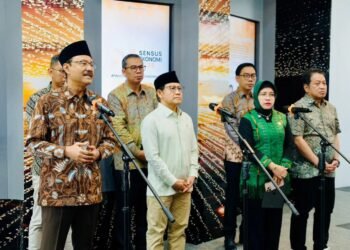 Menteri Sosial Saifullah Yusuf (Gus Ipul) bersama Menteri Koordinator Bidang Pemberdayaan Masyarakat Muhaimin Iskandar (Cak Imin) dan Kepala BPS Amalia Adininggar Widyasanti melakukan pencanangan ground check atau verifikasi