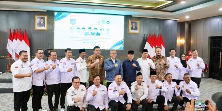 Di Pelantikan APDESI, Sekjen Kemendagri Kembali Ingatkan Pentingnya Bekerja untuk Masyarakat