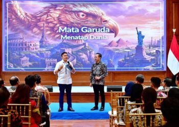 Sekretaris Kabinet Teddy Indra Wijaya menyapa para alumni penerima Beasiswa Lembaga Pengelola Dana Pendidikan (LPDP) RI yang tergabung dalam Mata Garuda.