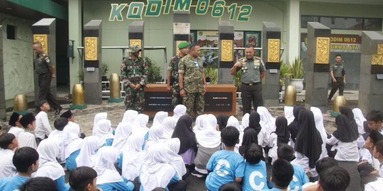 Dandim 0612/Tsm Dampingi Kunjungan Edukasi Siswa SDN Citapen di Makodim 0612/Tasikmalaya