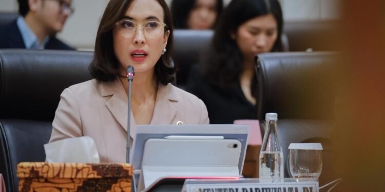 Di Hadapan DPR, Menpar Sampaikan Kinerja Pariwisata 2025 Tumbuh Positif dan Lampaui Target