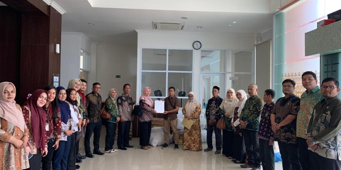 Jelang Ramadhan, PT Banda Aceh Salurkan Bantuan untuk Korban Banjir Pidie Jaya