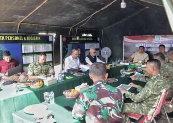 Menteri Pertahanan Sjafrie Sjamsoeddin meninjau progres pengerukan sedimentasi di Muara Kuala Penaga, Kabupaten Aceh Tamiang