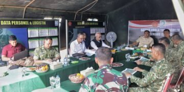 Menteri Pertahanan Sjafrie Sjamsoeddin meninjau progres pengerukan sedimentasi di Muara Kuala Penaga, Kabupaten Aceh Tamiang