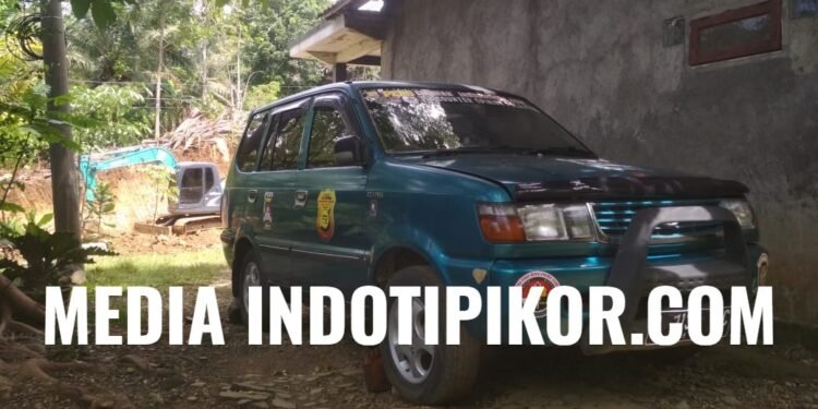 KDM GUBERNUR JABAR; ‘“Genteng lebih merepresentasikan identitas budaya bangunan tradisional Indonesia,” ujarnya.