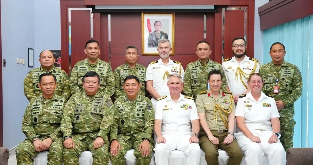 Asisten Operasi (Asops) Panglima TNI Letjen TNI Bobby Rinal Makmun, S.I.P., menerima Courtesy Call (CC) Kepala Operasi Gabungan Australia (Chief of Joint Operations/CJOPS),