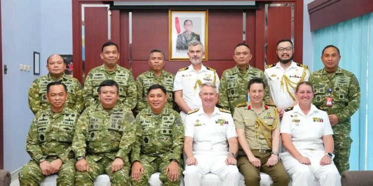 Asisten Operasi (Asops) Panglima TNI Letjen TNI Bobby Rinal Makmun, S.I.P., menerima Courtesy Call (CC) Kepala Operasi Gabungan Australia (Chief of Joint Operations/CJOPS),