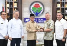 Menteri Desa dan Pembangunan Daerah Tertinggal (Mendes PDT) Yandri Susanto menerima audiensi Bupati Sigi Mohamad Rizal Intjenae beserta jajaran di ruang kerjanya kantor Kemendes PDT, Jakarta,