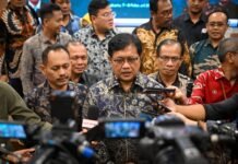 Wakil Menteri Transmigrasi Viva Yoga Mauladi mendorong Kabupaten Muna Barat sebagai salah satu sentra perikanan di Indonesia.