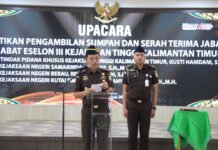 KEPALA KEJAKSAAN TINGGI KALIMANTAN TIMUR MELAKUKAN PELANTIKAN, DAN PENGAMBILAN SUMPAH JABATAN, PEJABAT ESELON III DILINGKUNGAN KEJATI KALTIM