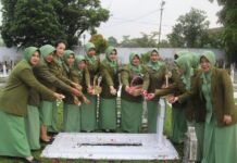 KHIDMAT DAN PENUH MAKNA, PERSIT KCK CABANG XXIII KODIM 0612/TASIKMALAYA GELAR ZIARAH DI TMP KAROENG