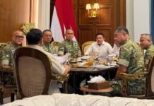 Presiden Prabowo Subianto menerima Kepala Staf Angkatan Darat (KSAD) Jenderal TNI Maruli Simanjuntak bersama jajaran pejabat utama TNI Angkatan Darat (TNI AD), di Istana Merdeka,