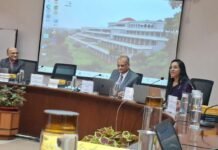 Mahkamah Agung Indonesia dan India memiliki tantangan yang sama, Dr. Sudhir Kumar Jain menyampaikan kemerdekaan pers merupakan pilar negara demokrasi, selain kemerdekaan berekspresi dan berpendapat.