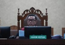 Terdakwa Nadiem Makarim Berhalangan Hadir Karena Sakit, Sidang Chromebook Ditunda
