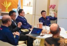Kepala BP BUMN sekaligus COO Danantara, Dony Oskaria, menggelar rapat bersama Komisaris Utama PT Telkom Indonesia (Persero) Tbk, Angga Raka Prabowo, serta jajaran Direksi Telkomsel