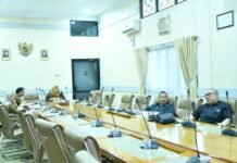 Pansus 7 DPRD Kabupaten Indramayu menggelar rapat sebagai upaya penyempurnaan substansi raperda agar selaras