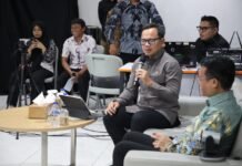 Wakil Menteri Dalam Negeri (Wamendagri) Bima Arya Sugiarto menegaskan bahwa tata kelola otonomi daerah saat ini sedang menghadapi tantangan yang semakin kompleks sehingga tidak dapat dipandang hanya dari perspektif desentralisasi