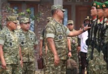 Wakasad Dampingi Wapang TNI Tinjau Kesiapan Yonif TP 936/SJ
