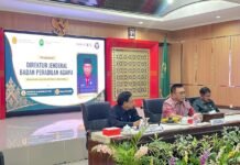 Direktur Jenderal Badan Peradilan Agama (Badilag) Mahkamah Agung, Drs. H. Muchlis, S.H., M.H., menyampaikan Pembinaan yang dihadiri para Hakim Tinggi dan seluruh pimpinan Pengadilan Agama di wilayah