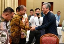 Menteri Transmigrasi Republik Indonesia, M. Iftitah Sulaiman Suryanagara, akan mendampingi Duta Besar Republik Rakyat Tiongkok (RRT) untuk Indonesia, Wang Lutong, dalam kunjungan kerja ke sejumlah kawasan transmigrasi strategis di Indonesia.