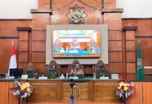 Direktur Jenderal Badan Peradilan Agama Mahkamah Agung, Muchlis, menegaskan bahwa keramahan dan ketulusan aparatur dalam melayani masyarakat merupakan wujud nyata integritas moral.
