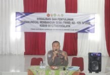 SATGAS TMMD KE-129 KODIM 0612/TASIKMALAYA GELAR PENYULUHAN HUKUM DAN KAMTIBMAS, WARGA DESA PARUNGPONTENG ANTUSIAS MENGIKUTI MATERI