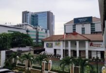 Pengadilan Tinggi (PT) DKI Jakarta menolak permohonan banding yang diajukan Penuntut Umum terhadap putusan bebas Pengadilan Negeri Jakarta Utara